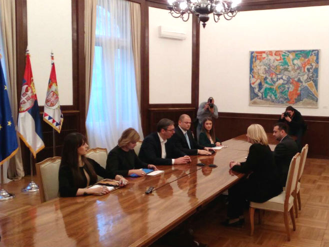 U toku sastanak Vučića i Cvijanovićeve (FOTO)