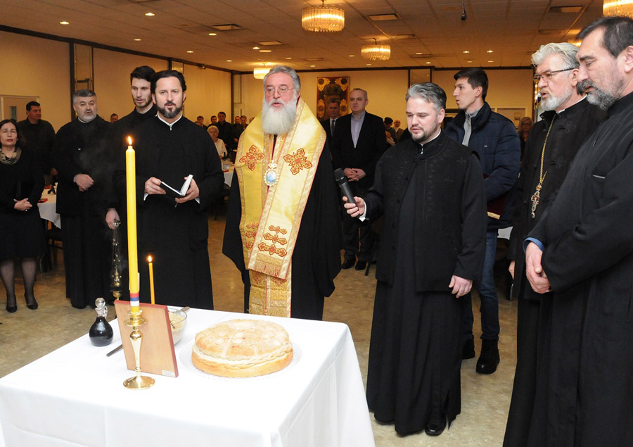 ČUVANJE TRADICIJE I OBIČAJA Srbi u Čikagu proslavili pravoslavnu novu godinu(FOTO)
