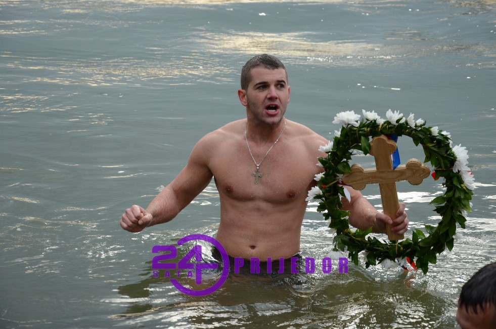 Litija i plivanje za Časni krst u rijeci Sani