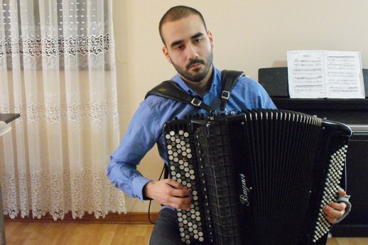 Prijedorski virtuoz na harmonici studira na prestižnom moskovskom univerzitetu