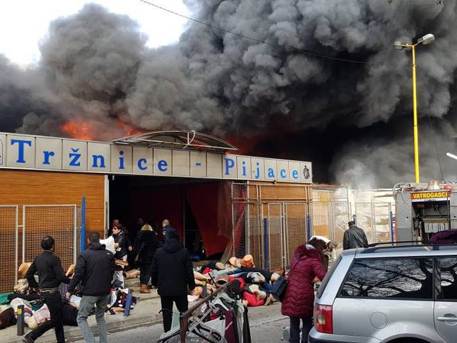 Veliki požar guta gradsku pijacu u Tuzli (FOTO/VIDEO)