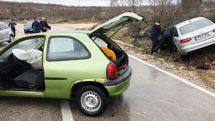Na putu Mostar - Čitluk dvije osobe teško povrijeđene