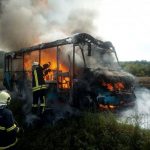 Prnjavor: Zapalio se minibus, vozač spriječio tragediju (FOTO/VIDEO)
