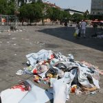 DOGAĐAJ POKVARILA SLIKA CENTRA Nakon Breninog koncerta prolaznici GAZE PO SMEĆU (VIDEO, FOTO)