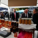 Gradonačelnik obišao izlagače na manifestaciji " Dani meda"