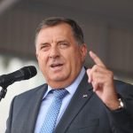 Dodik: Komšić zlatni ljiljan sa Izetbegovićevog revera