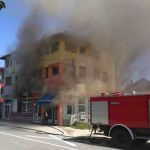 BUKTINJA U BIHAĆU Gori porodična kuća, na terenu vatrogasci, policija i Hitna pomoć