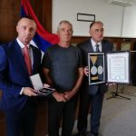 Uručena posthumna odlikovanja porodicama 12 boraca (FOTO i VIDEO)