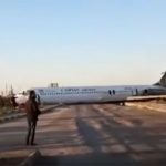 Iran: Avion sa 150 putnika sletio na ulicu (VIDEO)