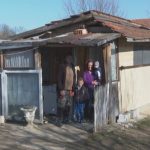 Prijedor: Petočlana porodica Galonja živi bez vode u drvenoj baraci (VIDEO)