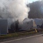 Velika Kladuša: U požaru uništena tri trijažna šatora (VIDEO)