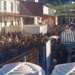 HAOS U PRIHVATNOM KAMPU Masovna tuča u Velikoj Kladuši, jednom migrantu se bore za život (VIDEO)