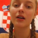 HEROJI SA KOŠARA POD ZASTAVOM HRVATSKE: Mlada Hrvatica otpevala pesmu o srpskim junacima, snimak na Tik-Toku izazvao EKSPLOZIJU!