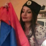 Fakultet u Tuzli raskinuo saradnju sa Admira Kalabić, profesoricom zbog fotografije sa zastavom Srpske i šajkače