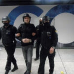 Prve fotografije nakon izručenja: Elez u pratnji policije sproveden u Sarajevo