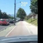 Preticao kolonu automobila vozeći trotoarom (VIDEO)