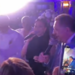 Atmosferu doveli do usijanja: Ceca i Dodik na svadbi zapjevali "Oj, vojvodo Sinđeliću" (VIDEO)