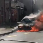 AUTOMOBIL U PLAMENU Vatra progutala vozilo za par minuta, vozač pukom srećom preživio (VIDEO)