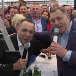 Na zadovoljstvo mnogobrojnih građana: Dodik i Vulin zapjevali na Manjači (VIDEO)
