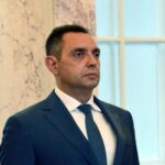 Vulin: Nema ničeg što Đukanović ne bi uradio da ostane na vlasti