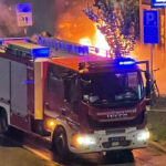 Plamen progutao dva skupocjena automobila (VIDEO)