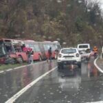 Sudar kamiona i autobusa kod Umke, deset osoba povrijeđeno (VIDEO)