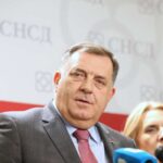 "Srbi su odatle ISTJERANI" Dodik poručio da nije unio badnjak u zgradu Predsjedništva BiH u Sarajevu