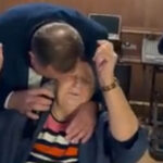 "Srpkinja je mene majka rodila" - Dodik u zagrljaju majke zapjevao poznatu numeru (VIDEO)