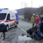Teška saobraćajna nezgoda kod Prijedora, vozilo se prevrnulo (FOTO)