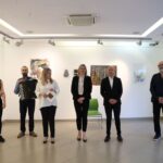 Zvanično počeo program predstavljanja Grada Prijedora u Likovnom salonu KC Novi Sad (FOTO)