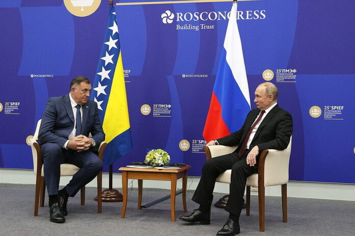 Dodik-Putin-Sankt-Peterburg-Foto-Srna-872x580