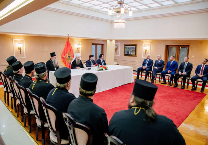 Подгорица - потисивање Tемељног уг