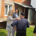 Cvijanović posjetila porodicu Vojaščuk; Donirana sredstva za obnovu kuće (FOTO)