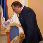 Dodik: Ponosan sam i srećan što se srpska trobojka danas vijori svuda gdje živi srpski rod