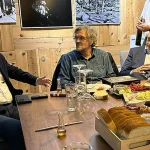 Kusturica dočekao Dodika i Selakovića u Drvengradu