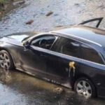 Neobična nezgoda: Audi završio u rijeci