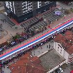 Razvijena zastava Republike Srpske duga 527 metara (VIDEO)