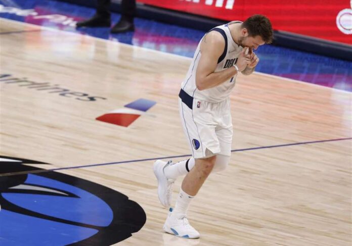 Golden State Warriors at Dallas Mavericks
