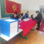 Izbori u Crnoj Gori, do 11.00 časova glasalo 21,6 odsto birača; Glasali Milatović i Đukanović (FOTO/VIDEO)