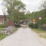 Loši putevi, bez vode i posla - takav je život malobrojnih Srba u selima na području Sanskog Mosta (VIDEO)