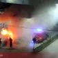 Buknuo požar na benzinskoj pumpi prilikom sudara 2 automobila (VIDEO)
