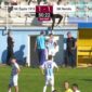 Bizarne scene na fudbalskom terenu u BiH: Navijač nogom u glavu udario kapitena protivnika (VIDEO)