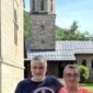 U majici sa simbolom mira: Čeda Jovanović u manastiru Moštanica kod Kozarske Dubice