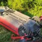 Nezgoda u banjalučkom naselju: Vozilo na krovu, točak otpao