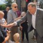 Dodik prošetao Banjalukom i razgovarao sa građanima