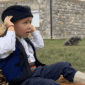 (VIDEO) Umjesto igračaka bira frulu i nošnju: Mali Vule (3) oduševio sve, obožava folklor i poznaje svaki korak