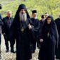 Patrijarh Porfirije stigao u Pećku patrijaršiju, dočekali ga sveštenici i vjernici