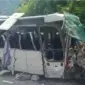 KRENULI IZ MANASTIRA, PA VOZAČ ZASPAO ZA VOLANOM Djevojka (21) poginula, 16 povrijeđenih u prevrtanju minibusa