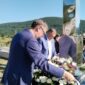 Dodik i Vučić odali poštu ubijenima na Petrovačkoj cesti (FOTO)