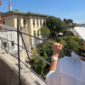 (VIDEO) Lepa Brena navela muškarca da skoči sa mosta u Neretvu: Pjevačica oduševljeno aplaudirala, “Ja bih se polomila”